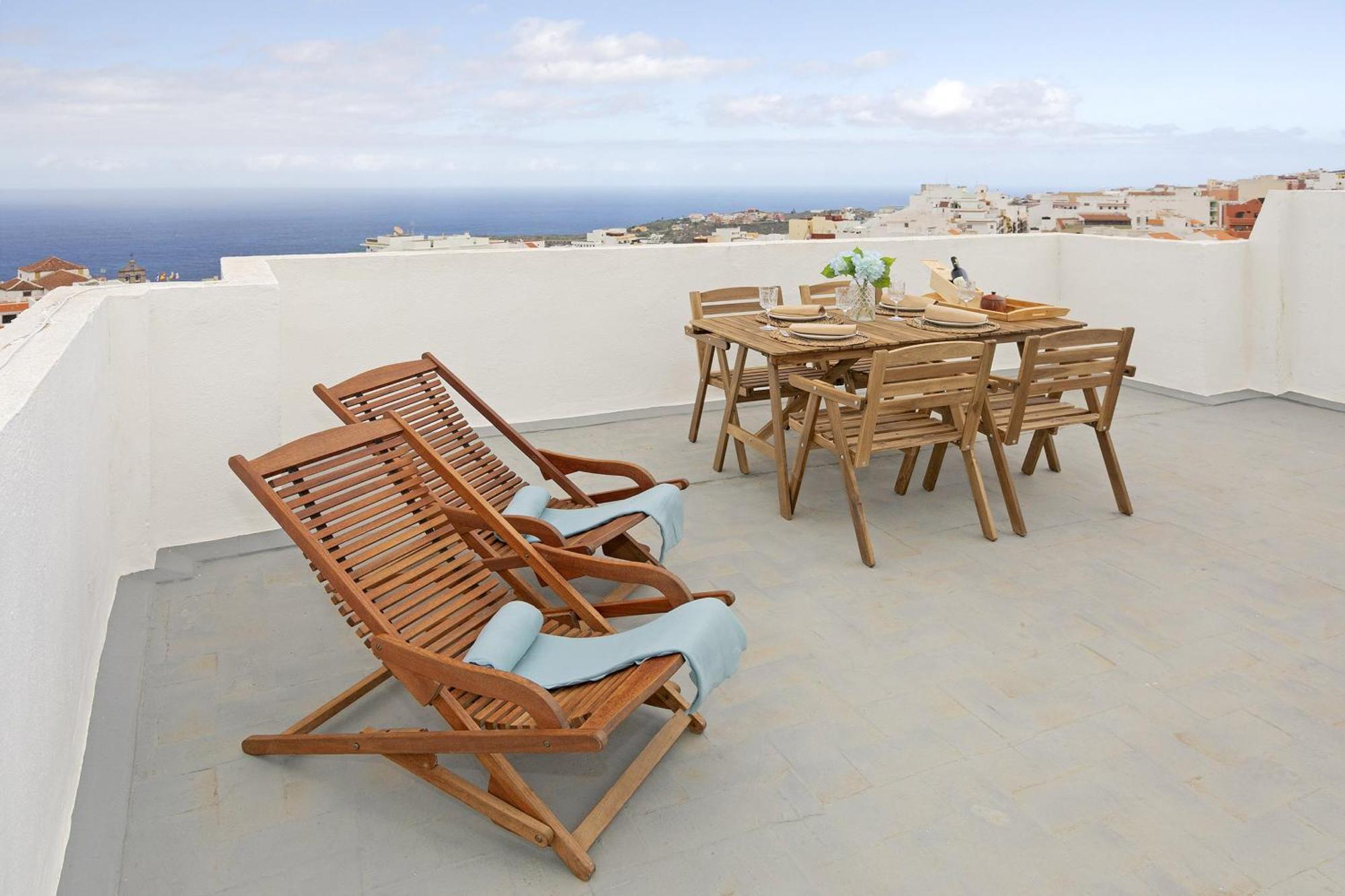 Apartment Rooftop View Escape - 1 Minute To Center And Fast Wi-fi - Special Season Price For And June